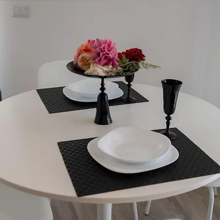 Apartment Sweethome Confortevole Bilocale Vicino Stazione Aria Condizionata Wifi *