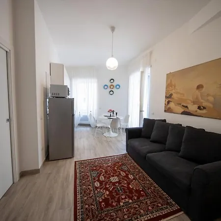 Апартаменты Sweethome Confortevole Bilocale Vicino Stazione Aria Condizionata Wifi